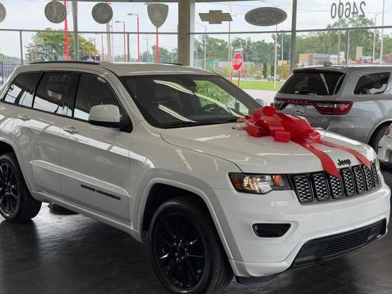 JEEP GRAND CHEROKEE 2018 1C4RJFAG5JC435499 image